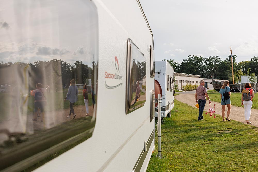 cr3-2228-sonnenkap036431B0-FDD0-C853-F22E-0D586F2C3F5D