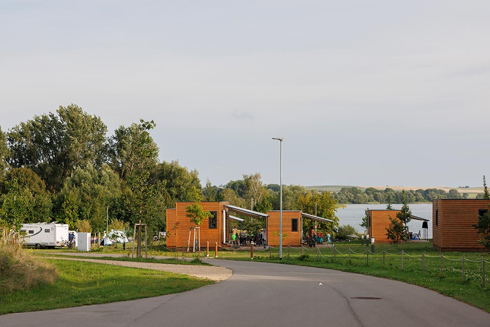 cr3-2284-sonnenkap91281526-527F-0229-5275-0ABD0B1EA32A