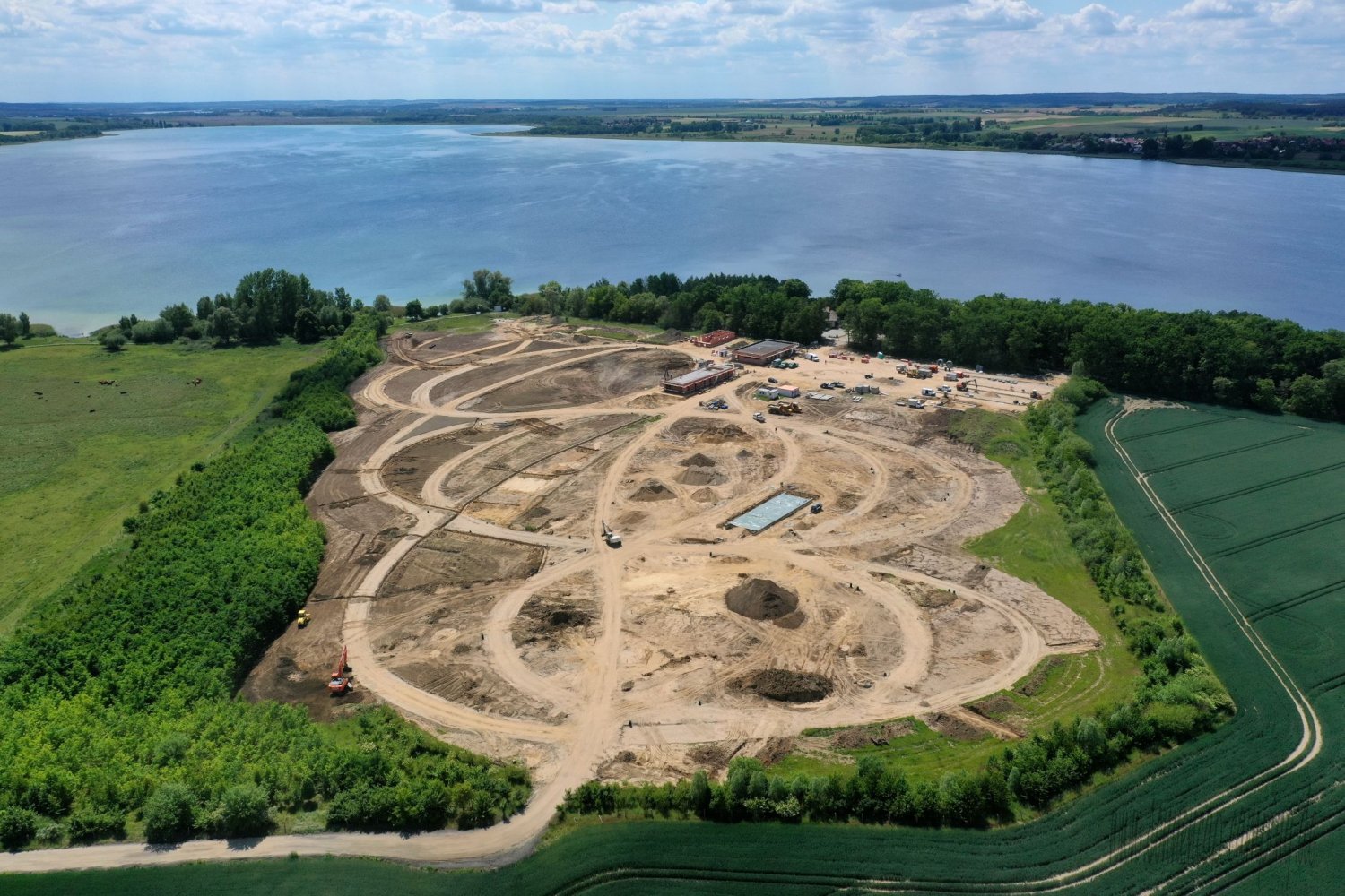 2020-06-03-042F175C35-6B60-DEDE-614C-CEECE74E1EE2