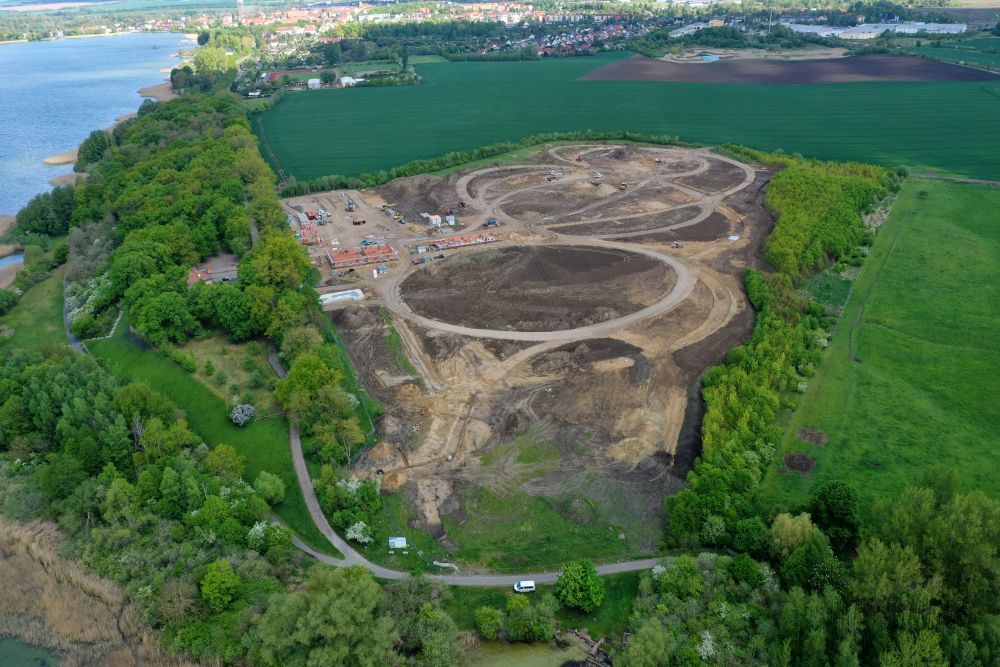 2020-06-16-01C81C641F-1579-DF38-E8CF-52FD66F24BF1