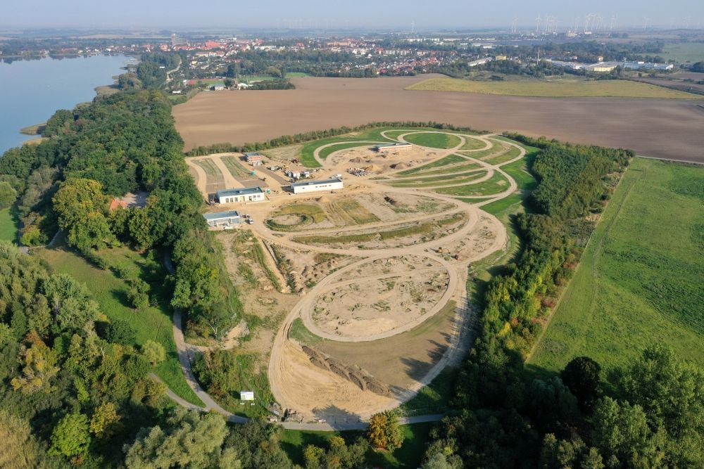 2020-09-22-04CF0E89D2-DF2A-662B-05F6-E59D264D64BF